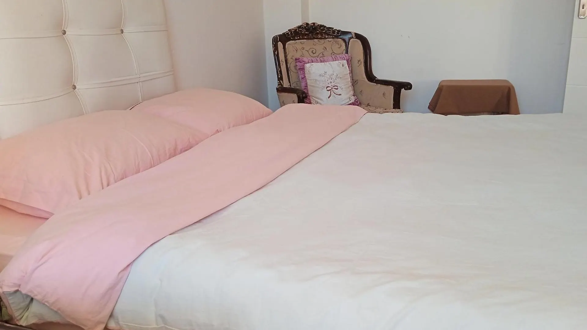 Be My Guest - Homestay Apartments Guest Houses Sleeping Rooms Αττάλεια