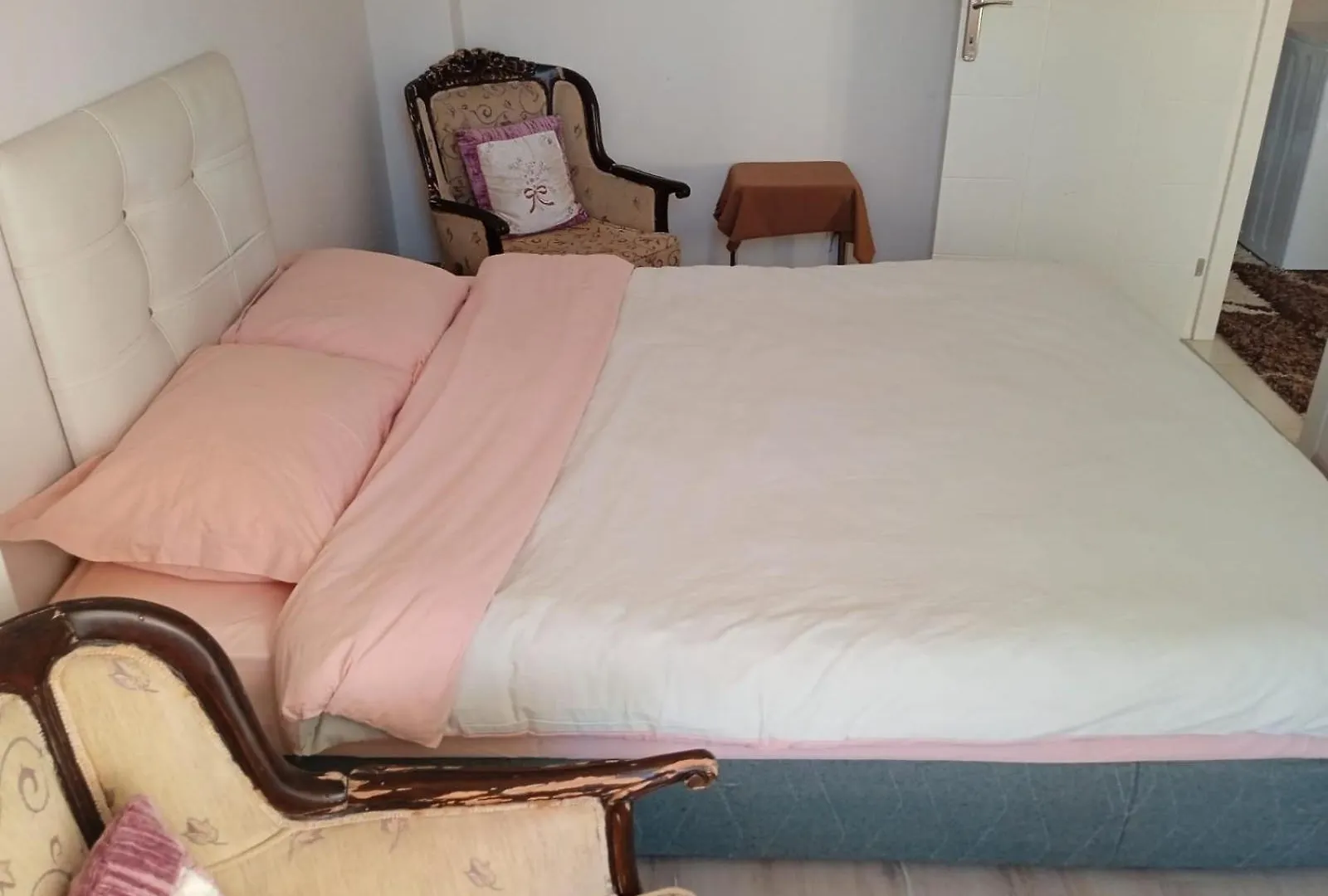 Be My Guest - Homestay Apartments Guest Houses Sleeping Rooms Αττάλεια Τουρκία